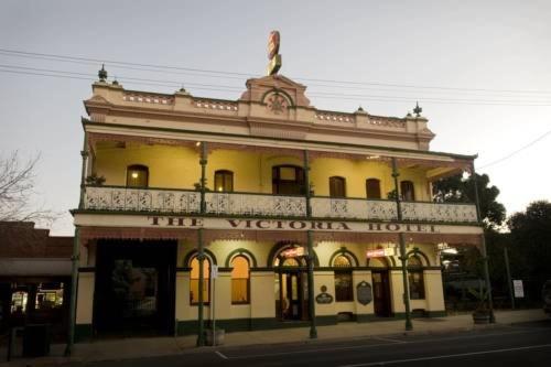 The Victoria Hotel Rutherglen Exterior photo